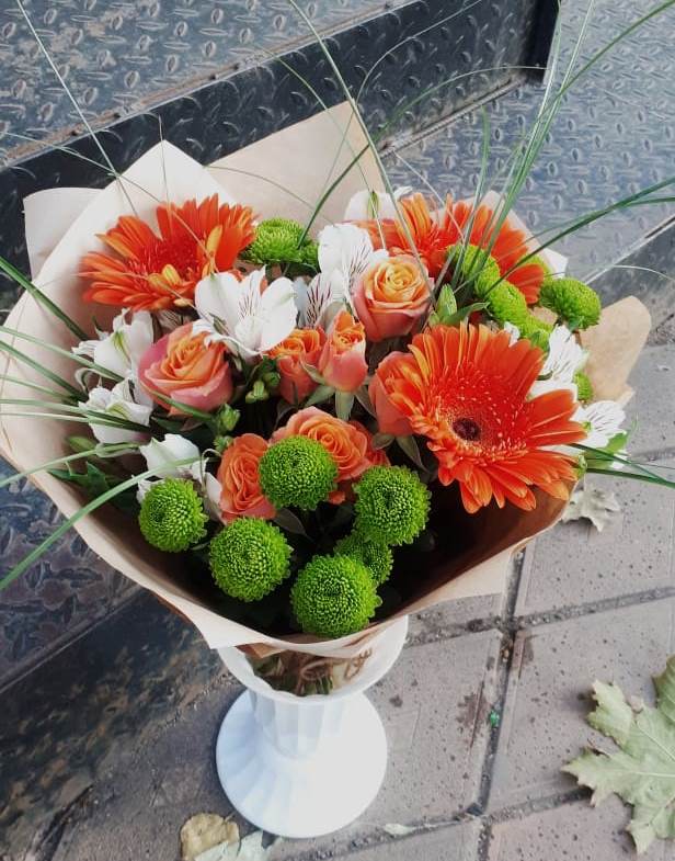 Букет цветов из: Герберы, Хризантемы, Альстромерии и Розы в Приморске Ленинградской области