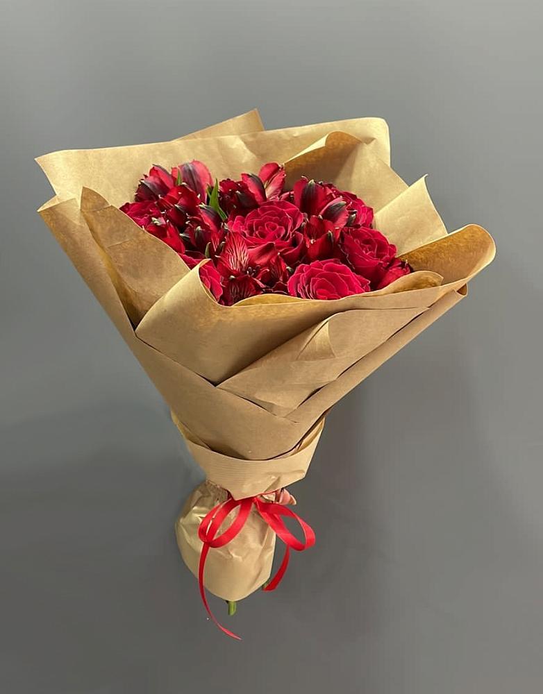 Букет цветов из: Альстромерии и Розы в Приморске Ленинградской области