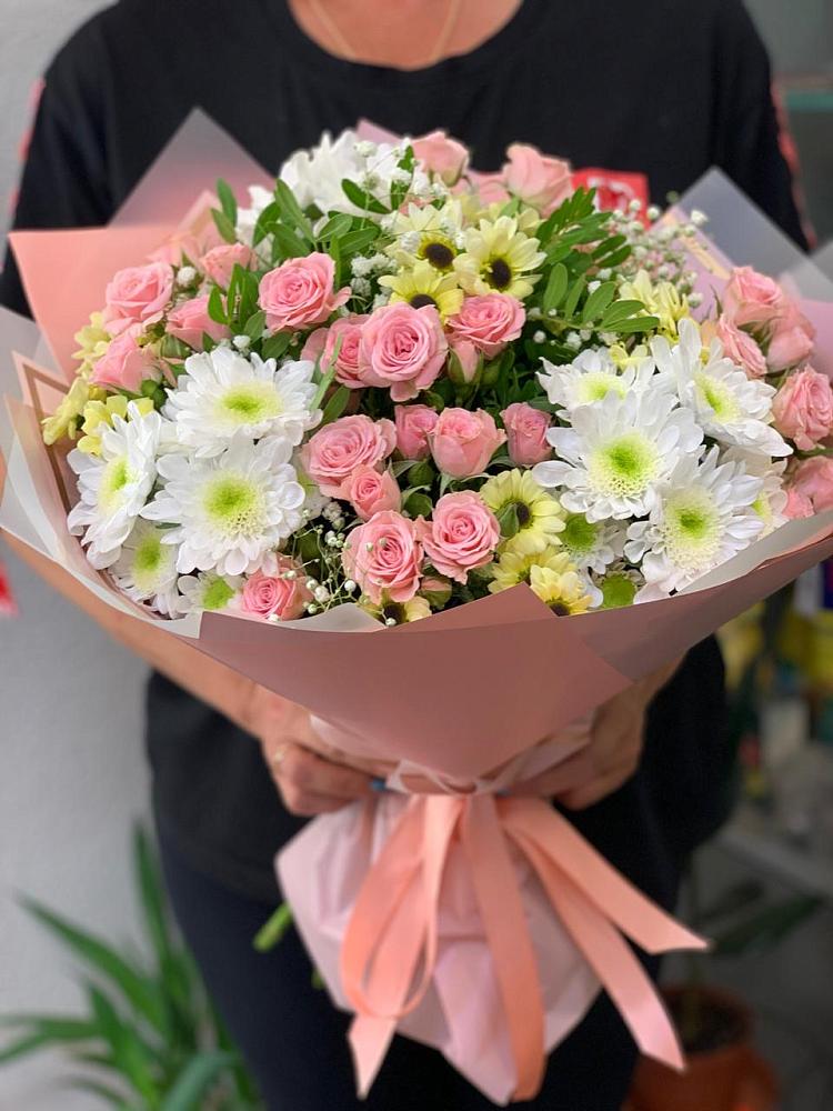 Букет цветов из: Розы и Хризантемы в Приморске Ленинградской области