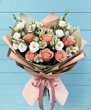 Букет цветов из:  Розы, Альстромерии и Лизиантусы в Приморске Ленинградской области