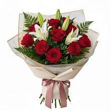 Букет цветов из:  Лилии и Розы в Приморске Ленинградской области