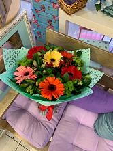 Букет цветов из:  Герберы, Хризантемы и Альстромерии #REPLACE_PRED# Приморске Ленинградской области