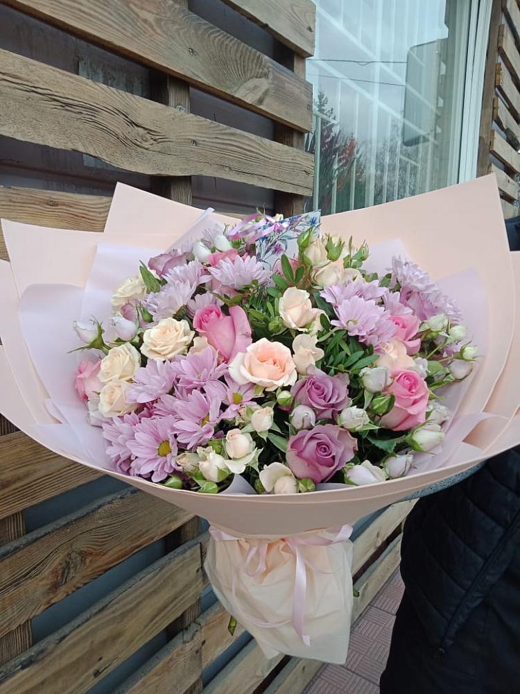 Букет цветов из: Розы и Хризантемы в Приморске Ленинградской области