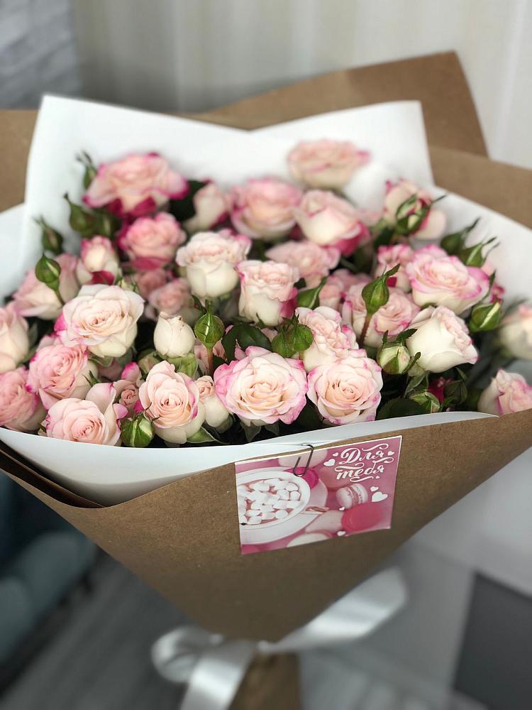 Букет цветов из: Розы в Приморске Ленинградской области