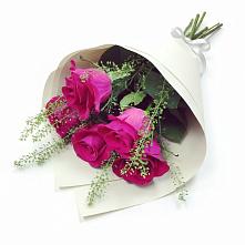 Букет цветов из:  Розы в Приморске Ленинградской области