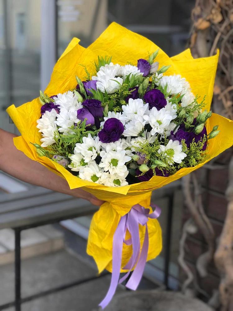 Букет цветов из: Ирисы, Хризантемы и Ромашки в Приморске Ленинградской области