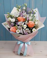 Букет цветов из:  Лизиантусы, Розы, Альстромерии и Гипсофила в Приморске Ленинградской области