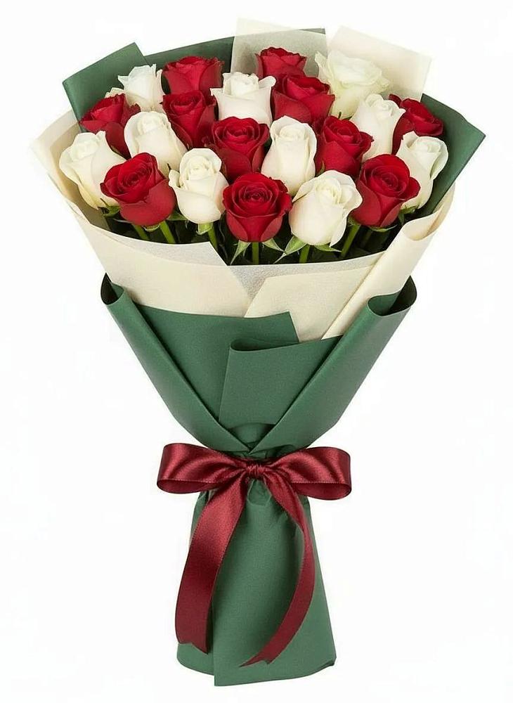 Букет Микс из красных и белых роз в Приморске Ленинградской области