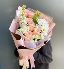 Букет цветов из:  Хризантемы и Розы в Приморске Ленинградской области