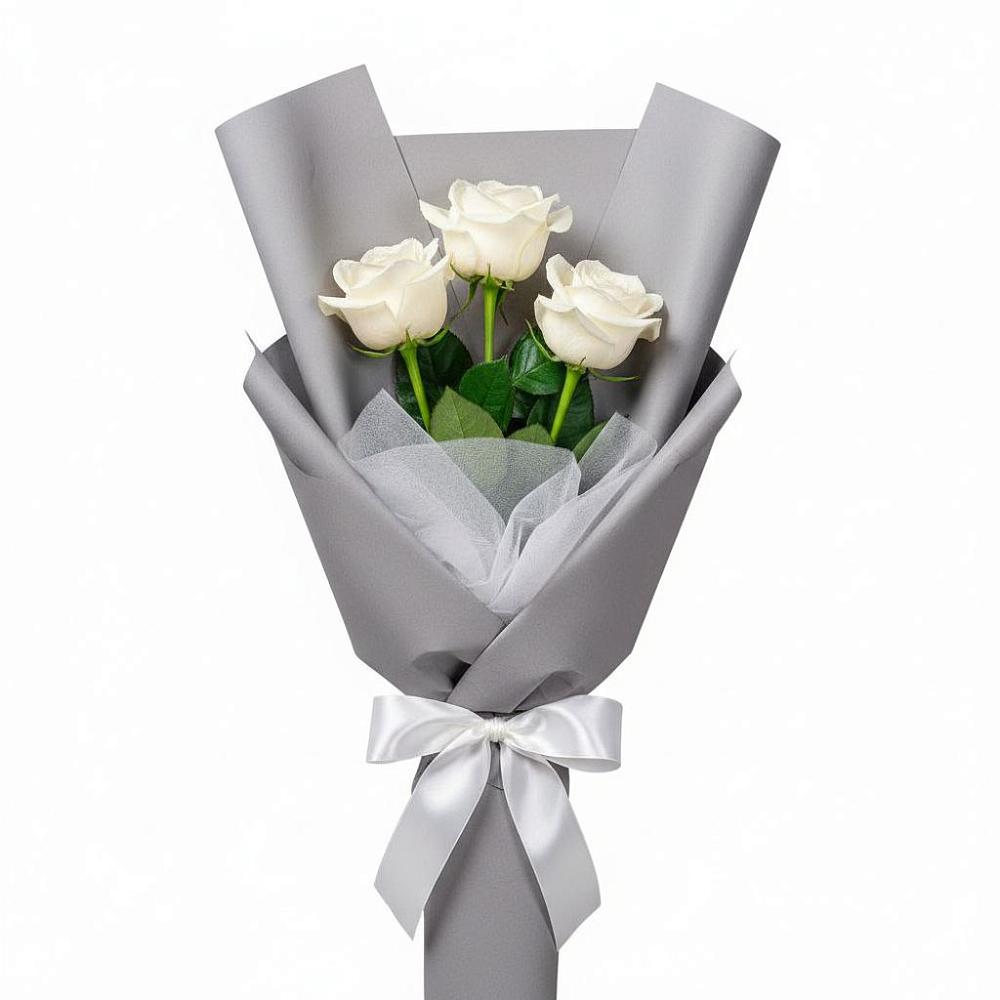 Букет 3 белые розы в Приморске Ленинградской области