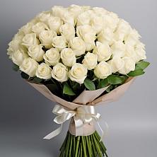 Букет 101 беля роза Белоснежка в Приморске Ленинградской области