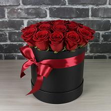 Цветочная композиция из Розы в шляпной коробке #REPLACE_PRED# Приморске Ленинградской области