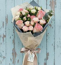 Букет цветов из:  Розы в Приморске Ленинградской области