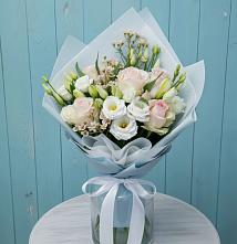 Букет цветов из:  Розы и Лизиантусы в Приморске Ленинградской области