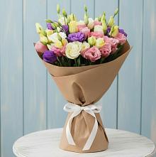 Букет цветов из:  Лизиантусы в Приморске Ленинградской области