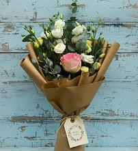 Букет цветов из:  Розы и Лизиантусы в Приморске Ленинградской области