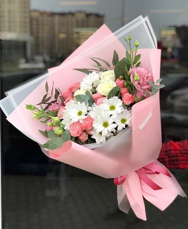 Букет цветов из: Розы, Лизиантусы и Хризантемы в Приморске Ленинградской области