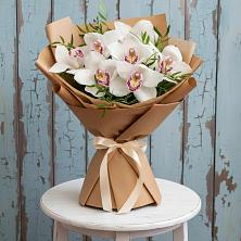 Букет цветов из:  Орхидеи и Розы в Приморске Ленинградской области
