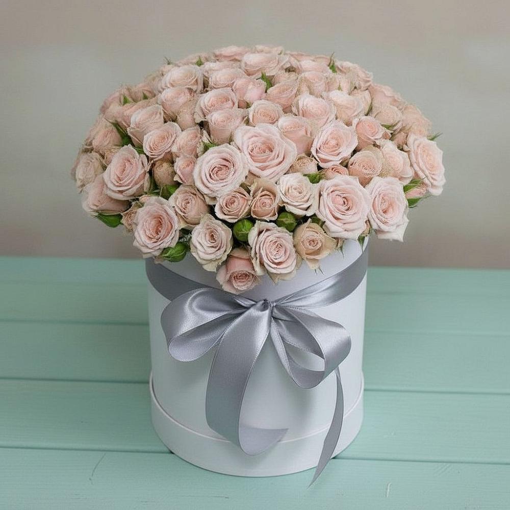 Цветочная композиция из Розы в шляпной коробке в Приморске Ленинградской области